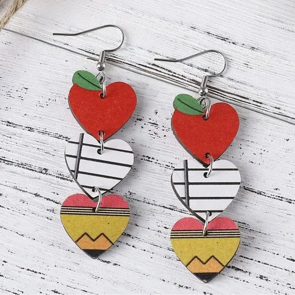 🩷5/$15🩷 Back to School fashion earrings - Picture 2 of 3